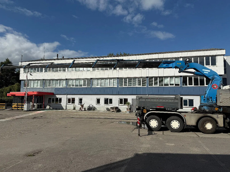 MAN 33.463 33-463 8x4 met 62 effer kraan 6x uitschuifbaar - Camión grúa: foto 3 MAN 33.463 33-463 8x4 met 62 effer kraan 6x uitschuifbaar - Camión grúa: foto 3