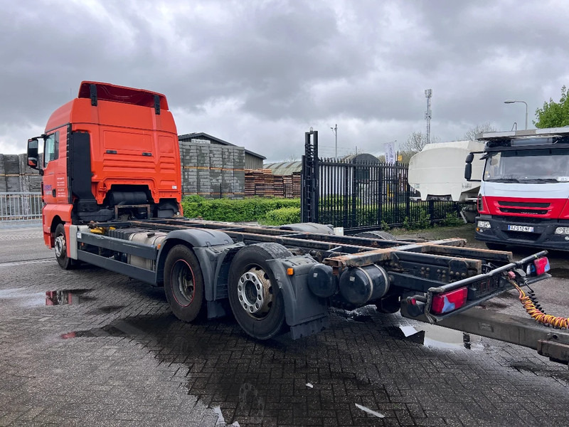 MAN TGX 26.440 XLX 6X2 EURO 5 - BDF CHASSIS + RETARDER - Camión portacontenedore/ Intercambiable: foto 5 MAN TGX 26.440 XLX 6X2 EURO 5 - BDF CHASSIS + RETARDER - Camión portacontenedore/ Intercambiable: foto 5