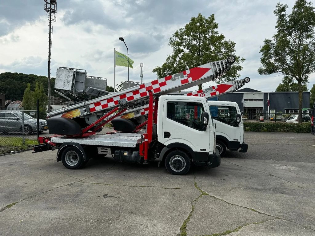 Nissan 3X UNIT CABSTAR 35.13 + LIFT 25 METER + REMOTE C - Camión con plataforma elevadora: foto 2 Nissan 3X UNIT CABSTAR 35.13 + LIFT 25 METER + REMOTE C - Camión con plataforma elevadora: foto 2