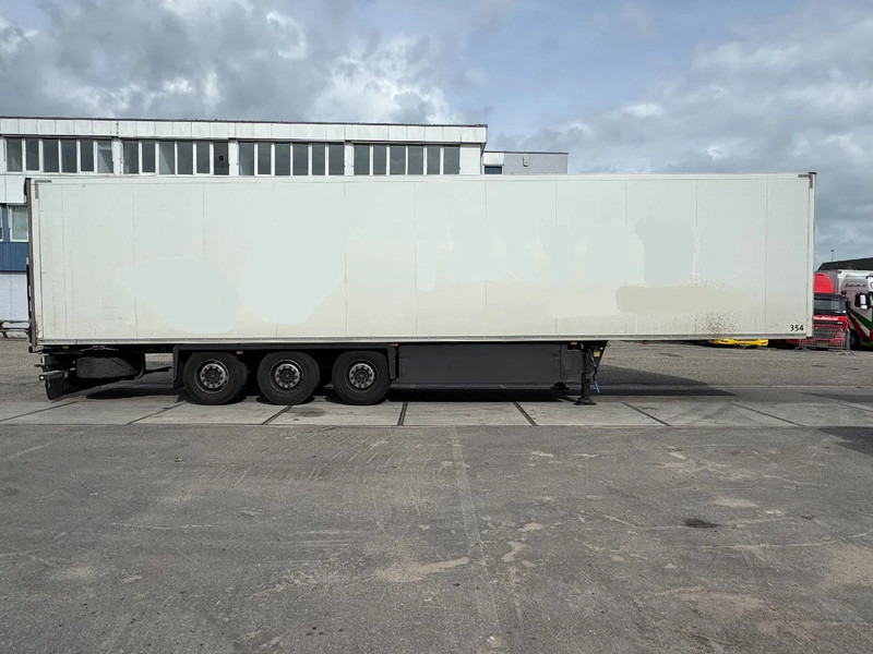 Schmitz Cargobull SKO 24 + THERMO KING SLX 300 D/E TÜV TILL 02-2026 - Semirremolque frigorífico: foto 4 Schmitz Cargobull SKO 24 + THERMO KING SLX 300 D/E TÜV TILL 02-2026 - Semirremolque frigorífico: foto 4