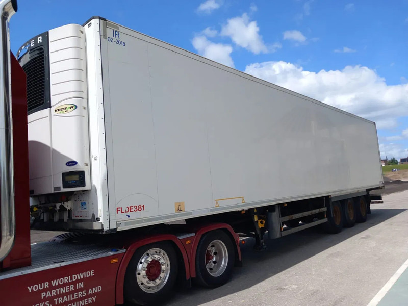 Schmitz Cargobull Schmitz Cargobull PRICES FROM €6950 TO €8950,- 40 X CARRIER 1850 MT D/E SAF AXELS - Semirremolque frigorífico: foto 2 Schmitz Cargobull Schmitz Cargobull PRICES FROM €6950 TO €8950,- 40 X CARRIER 1850 MT D/E SAF AXELS - Semirremolque frigorífico: foto 2