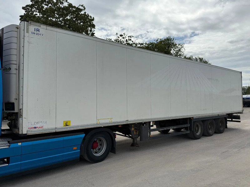 Schmitz Cargobull Schmitz Cargobull PRICES FROM €6950 TO €8950,- 40 X CARRIER 1850 MT D/E SAF AXELS - Semirremolque frigorífico: foto 4 Schmitz Cargobull Schmitz Cargobull PRICES FROM €6950 TO €8950,- 40 X CARRIER 1850 MT D/E SAF AXELS - Semirremolque frigorífico: foto 4