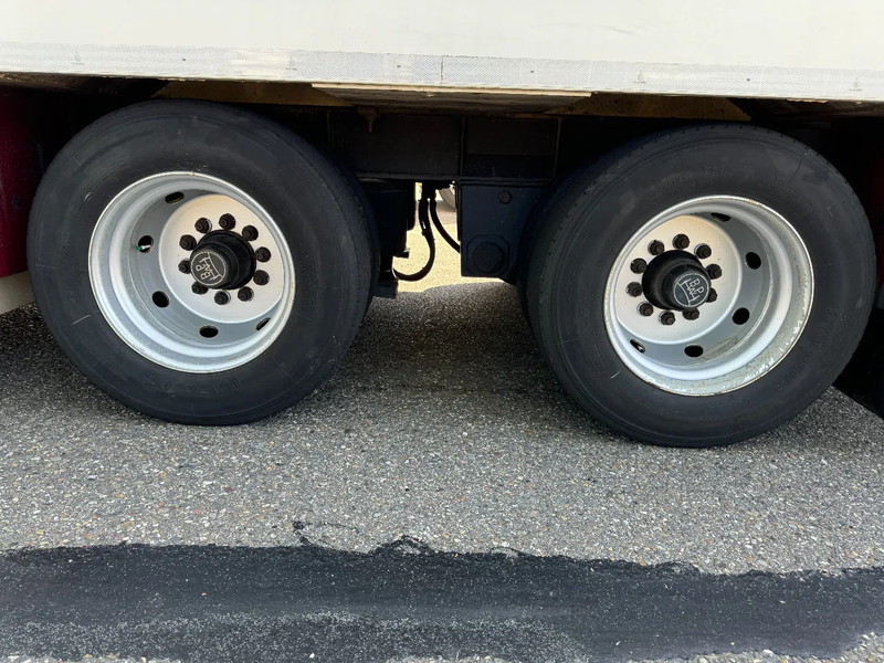Arrendamiento de Volvo FH 12.420 6X2 - EURO 3 + HANGER NETAM-FRUEHAUF + THERMOKING + DHOLLANDIA LIFT Volvo FH 12.420 6X2 - EURO 3 + HANGER NETAM-FRUEHAUF + THERMOKING + DHOLLANDIA LIFT: foto 15