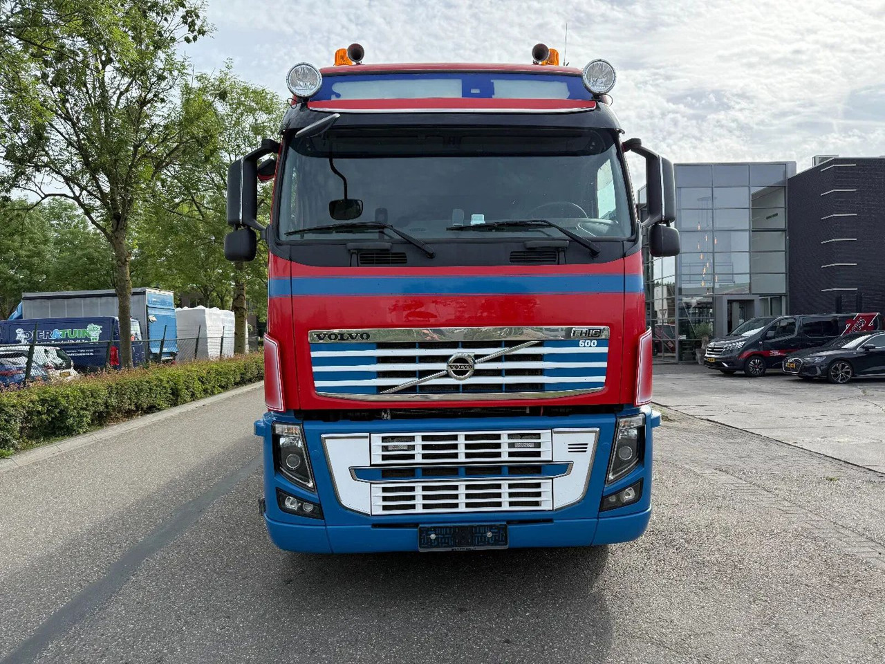 Volvo FH 600 - 6X2 - EURO 5 + HMF 2420 K5 + REMOTE - Camión caja abierta, Camión grúa: foto 2 Volvo FH 600 - 6X2 - EURO 5 + HMF 2420 K5 + REMOTE - Camión caja abierta, Camión grúa: foto 2