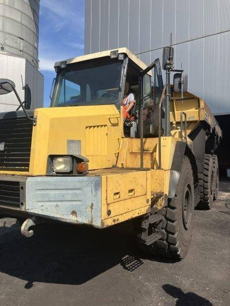 KOMATSU HM 400-1 - Dúmper articulado: foto 1 KOMATSU HM 400-1 - Dúmper articulado: foto 1