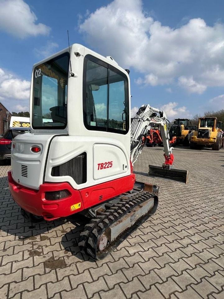Takeuchi TB 225 - Miniexcavadora: foto 5 Takeuchi TB 225 - Miniexcavadora: foto 5
