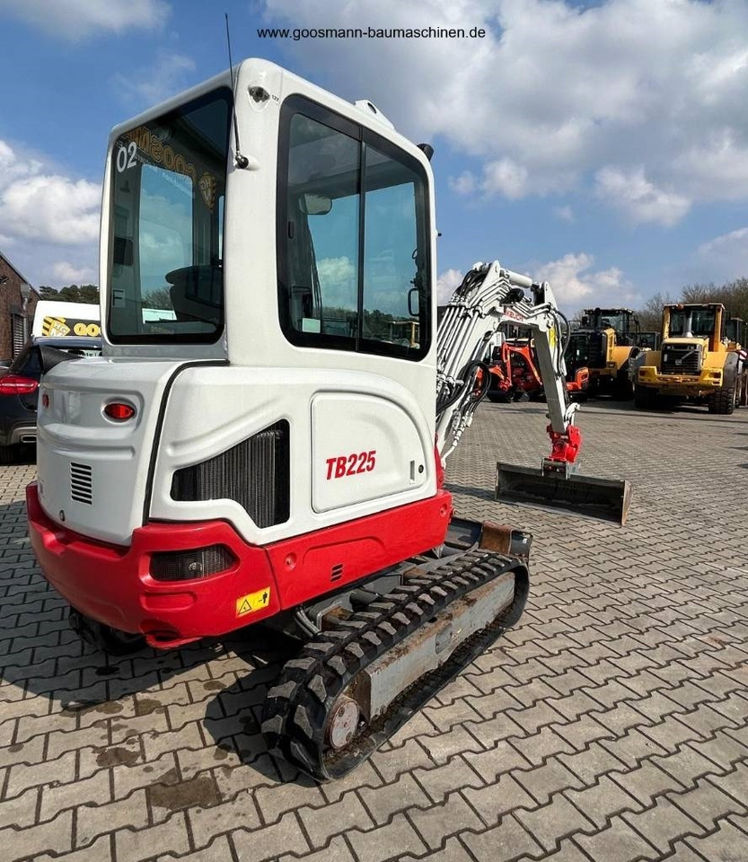 Takeuchi TB 225 - Miniexcavadora: foto 1 Takeuchi TB 225 - Miniexcavadora: foto 1