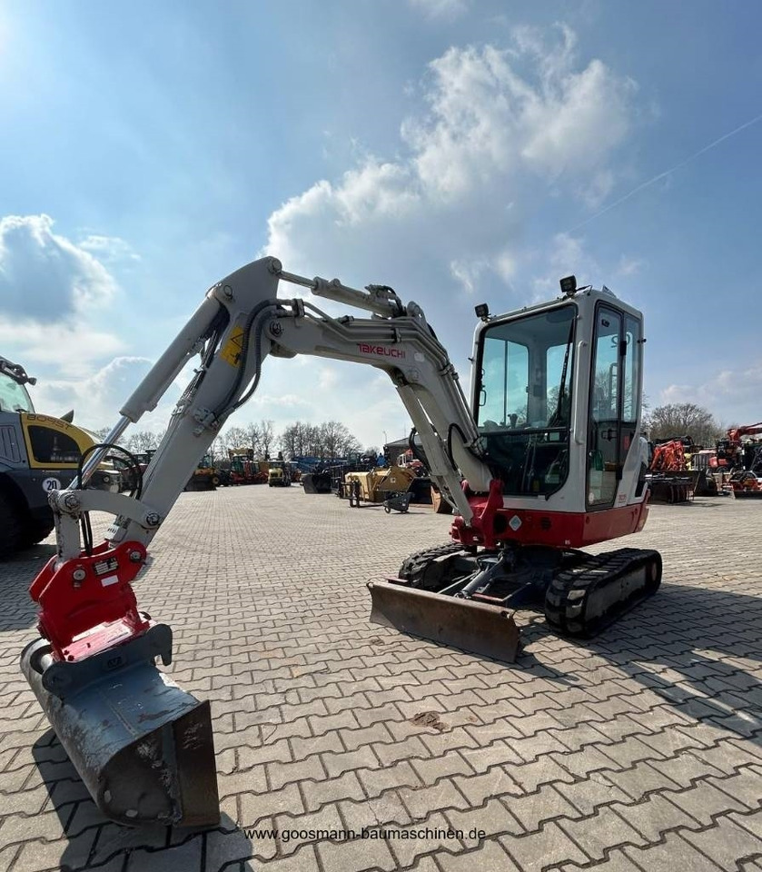 Takeuchi TB 225 - Miniexcavadora: foto 3 Takeuchi TB 225 - Miniexcavadora: foto 3
