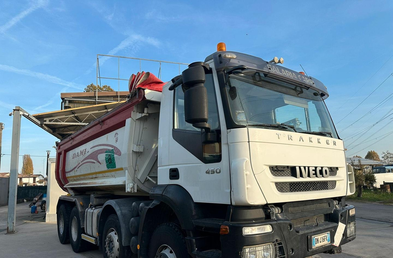 Iveco Trakker 450 4 assi euro 5 - Camión volquete: foto 1 Iveco Trakker 450 4 assi euro 5 - Camión volquete: foto 1