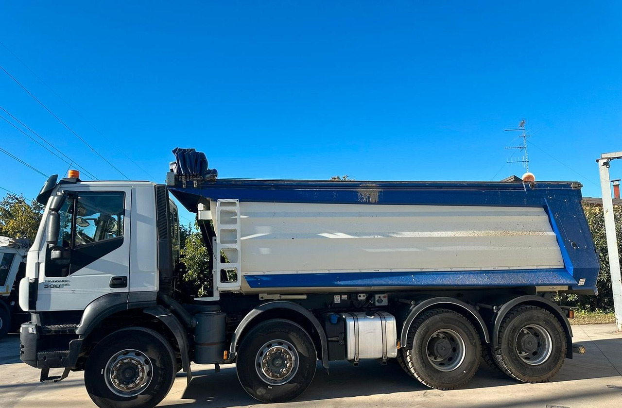 Iveco Trakker 500 anno 2020 - Camión volquete: foto 4 Iveco Trakker 500 anno 2020 - Camión volquete: foto 4