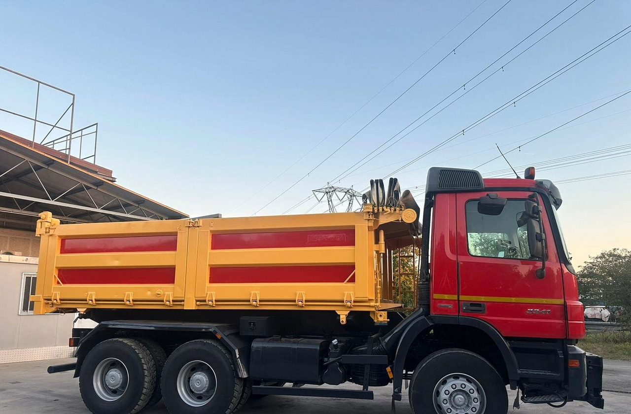 Mercedes 3 assi ribaltabile euro 5 - Camión volquete: foto 3 Mercedes 3 assi ribaltabile euro 5 - Camión volquete: foto 3