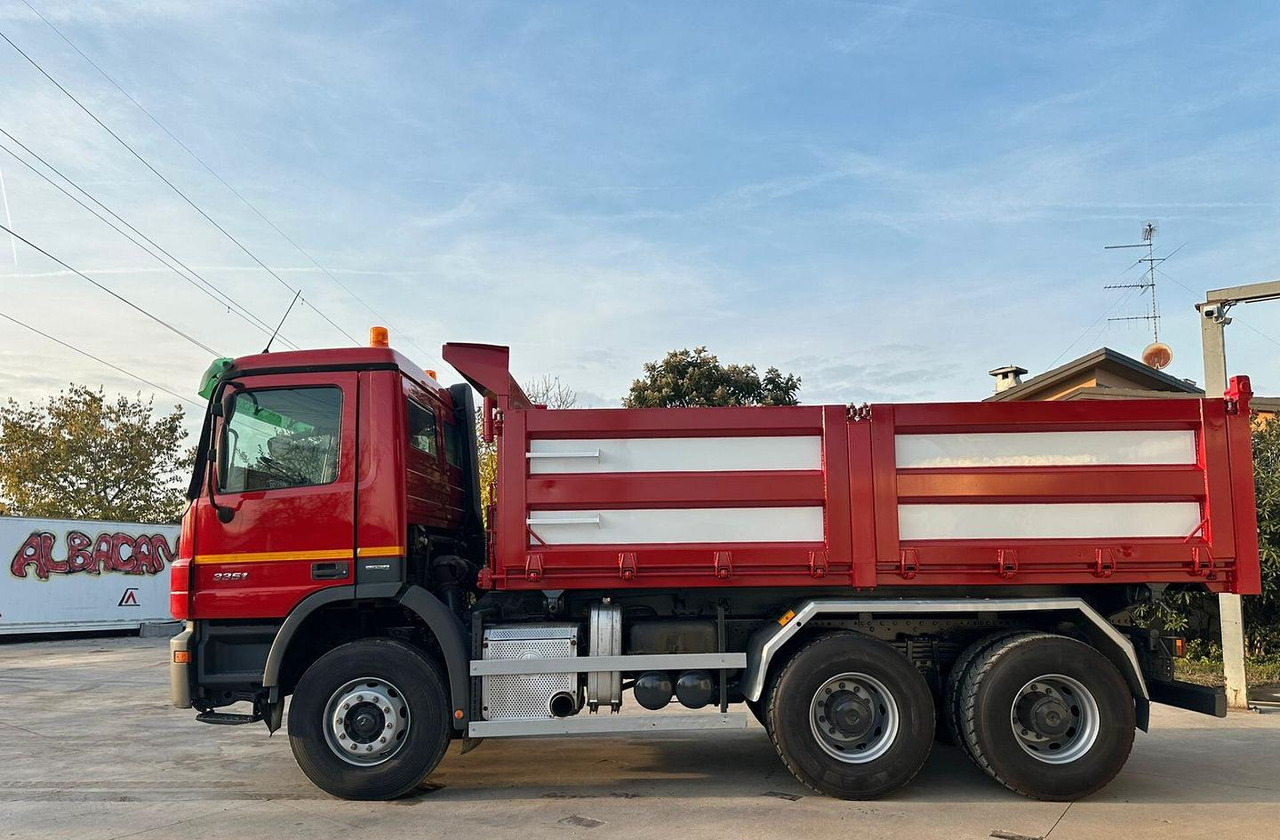 Mercedes Actros 3 assi 33 51 euro 5 - Camión caja abierta: foto 2 Mercedes Actros 3 assi 33 51 euro 5 - Camión caja abierta: foto 2
