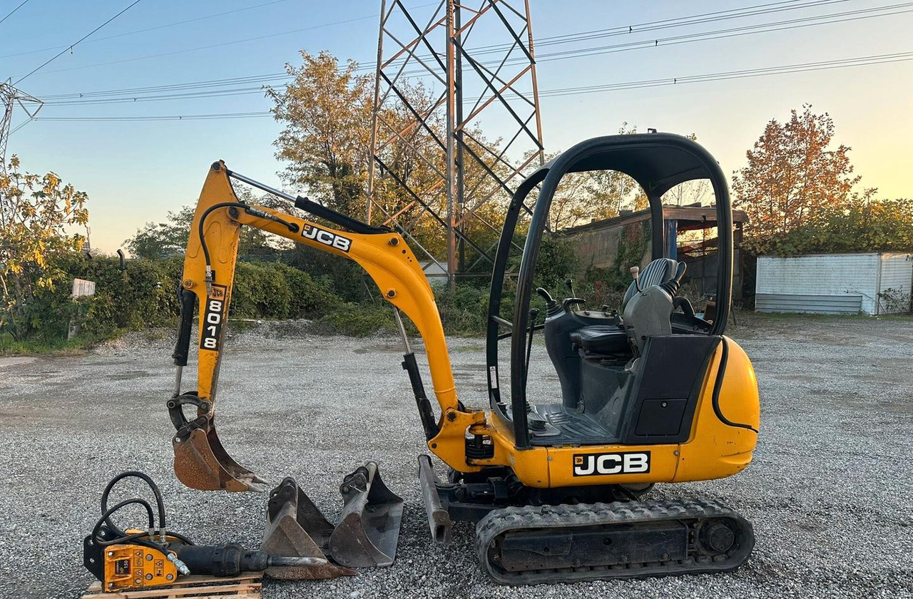 Mini escavatore Jcb 18 quintali - Miniexcavadora: foto 1 Mini escavatore Jcb 18 quintali - Miniexcavadora: foto 1