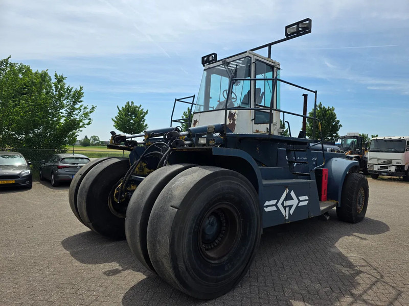 Hyster H44.OOC-16CH Complete with spreader - Autogrúa: foto 1 Hyster H44.OOC-16CH Complete with spreader - Autogrúa: foto 1