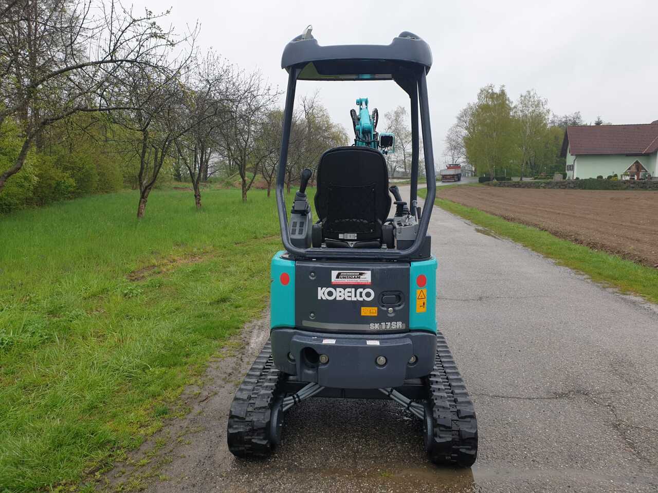 KOBELCO SK 17 SR-3E - Miniexcavadora: foto 5 KOBELCO SK 17 SR-3E - Miniexcavadora: foto 5