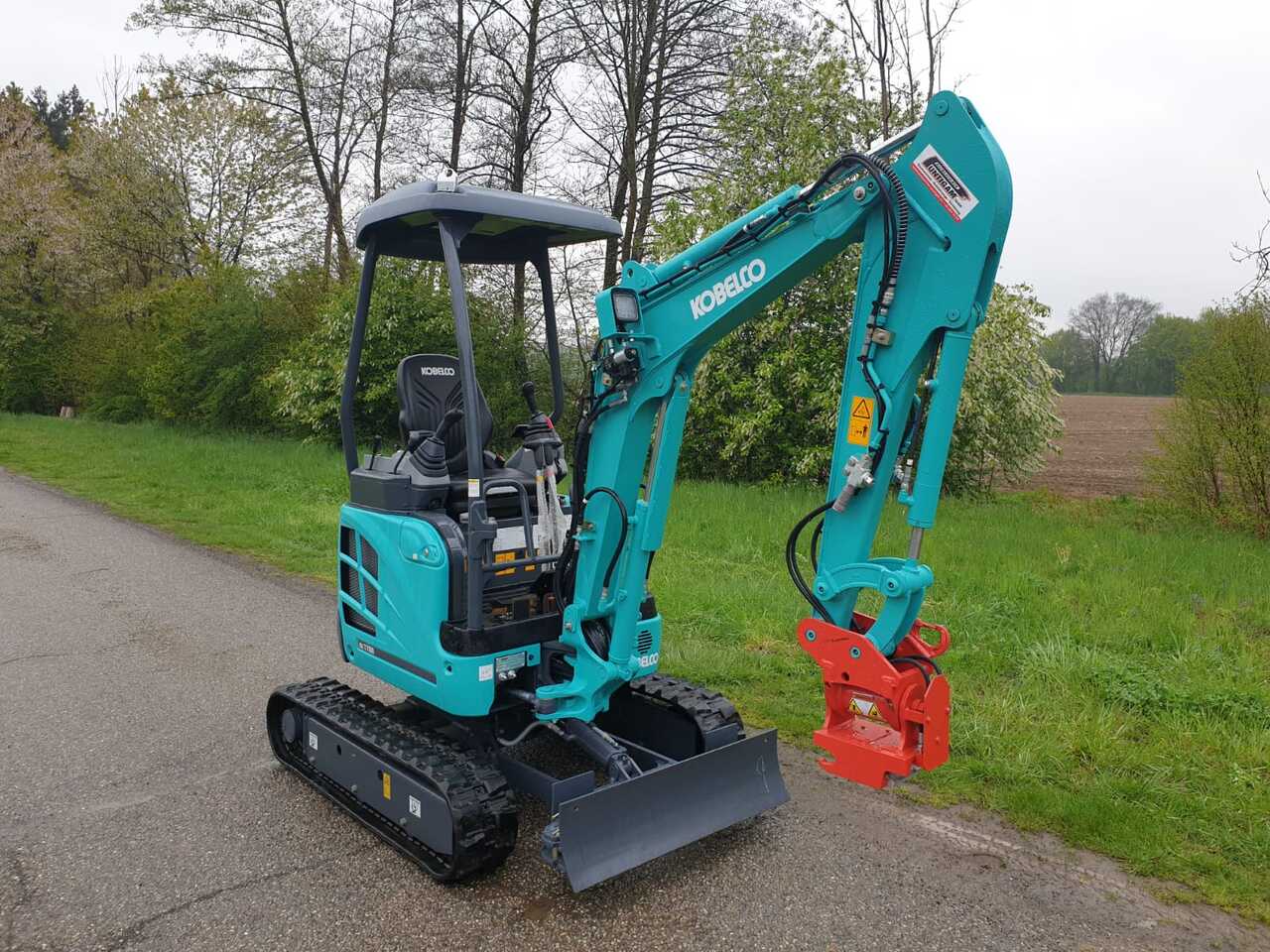 KOBELCO SK 17 SR-3E - Miniexcavadora: foto 4 KOBELCO SK 17 SR-3E - Miniexcavadora: foto 4