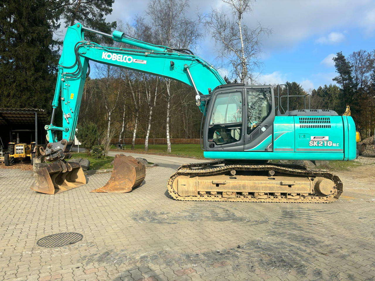 Kobelco SK 210 NLC-9 - Excavadora de cadenas: foto 1 Kobelco SK 210 NLC-9 - Excavadora de cadenas: foto 1