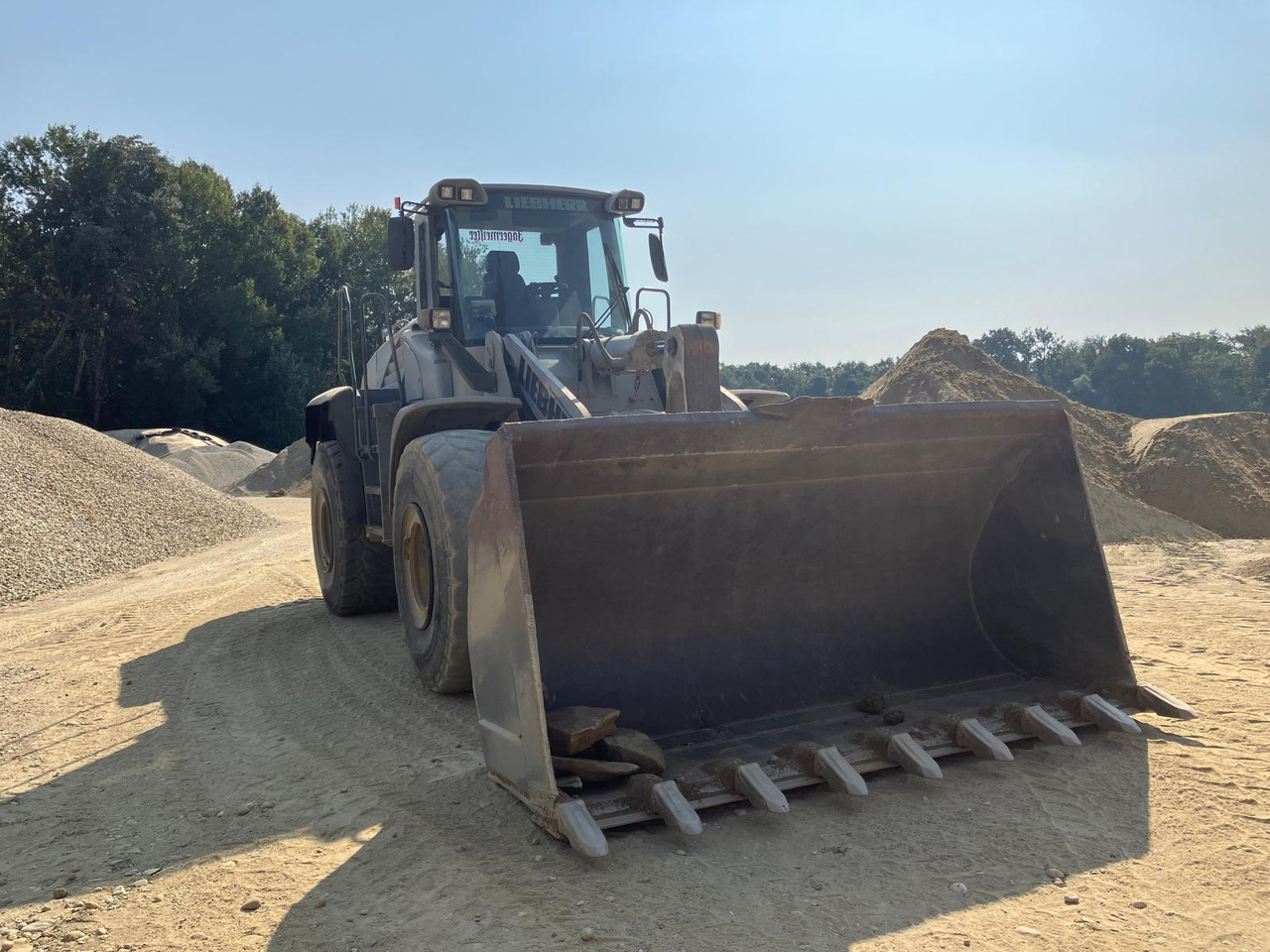 LIEBHERR L 566 - Cargadora de ruedas: foto 4 LIEBHERR L 566 - Cargadora de ruedas: foto 4