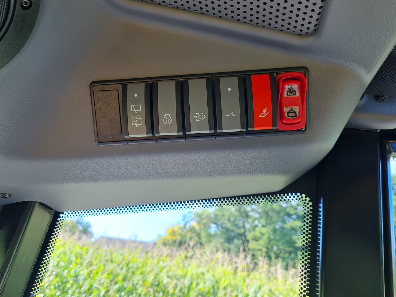 Arrendamiento de LIEBHERR T 32-7 LIEBHERR T 32-7: foto 18