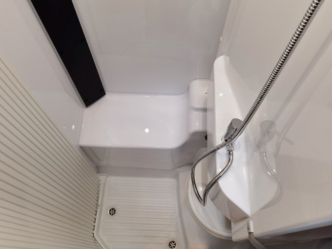 Arrendamiento de  Chausson 627 TITANIUM / - 2026 - / EINZELBETTEN / 4.1T. Chausson 627 TITANIUM / - 2026 - / EINZELBETTEN / 4.1T.: foto 24