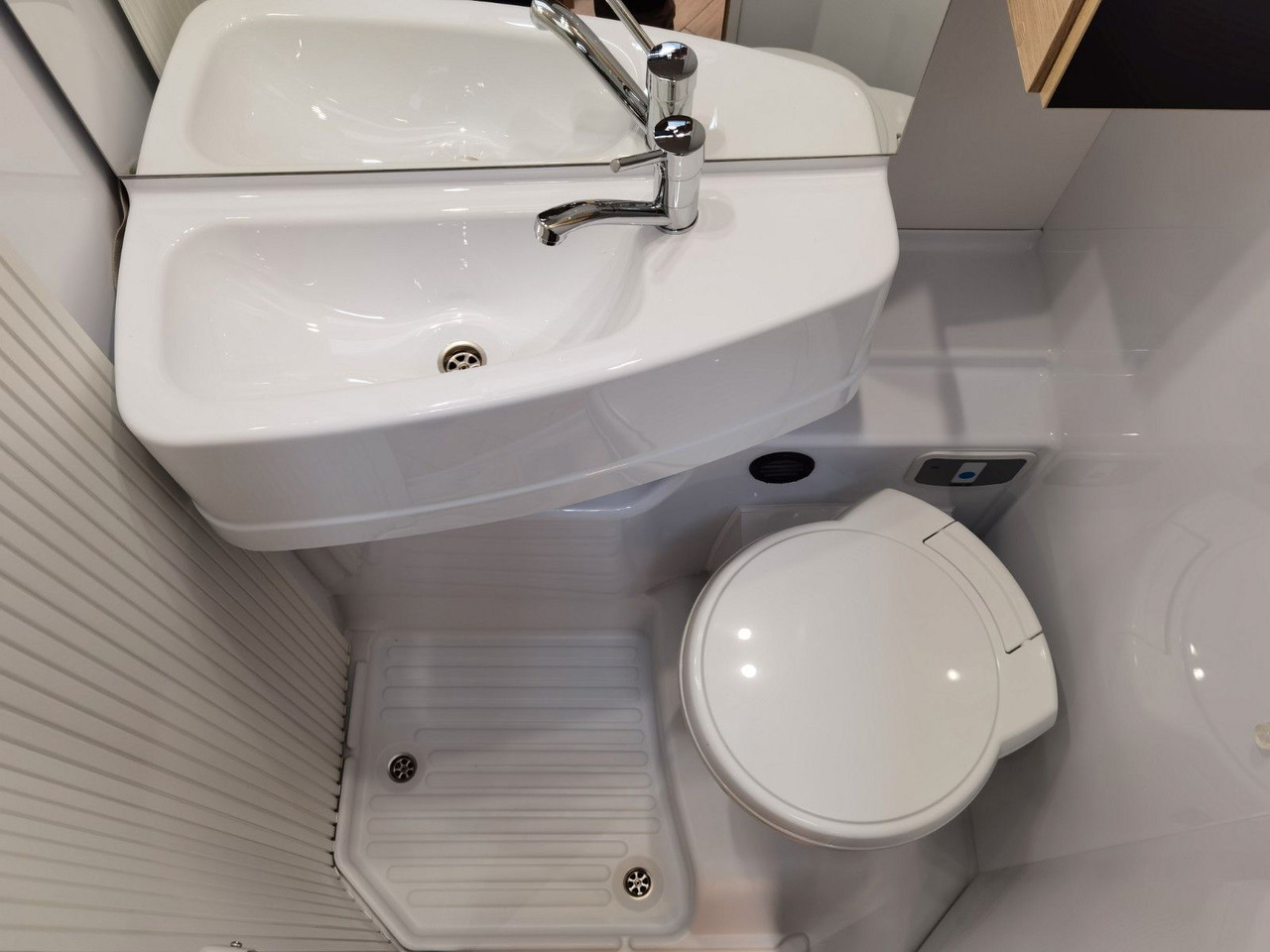 Arrendamiento de  Chausson 627 TITANIUM / - 2026 - / EINZELBETTEN / 4.1T. Chausson 627 TITANIUM / - 2026 - / EINZELBETTEN / 4.1T.: foto 23