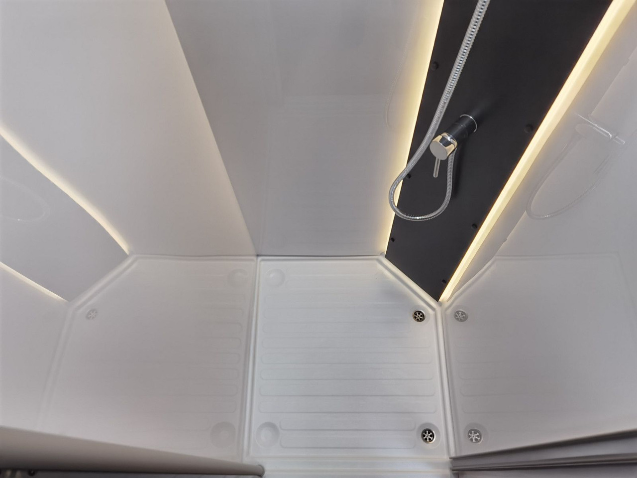 Autocaravana perfilada Chausson 640 TITANIUM / -2026- / XXL - HUBBETT & RAUMBAD: foto 17 Autocaravana perfilada Chausson 640 TITANIUM / -2026- / XXL - HUBBETT & RAUMBAD: foto 17
