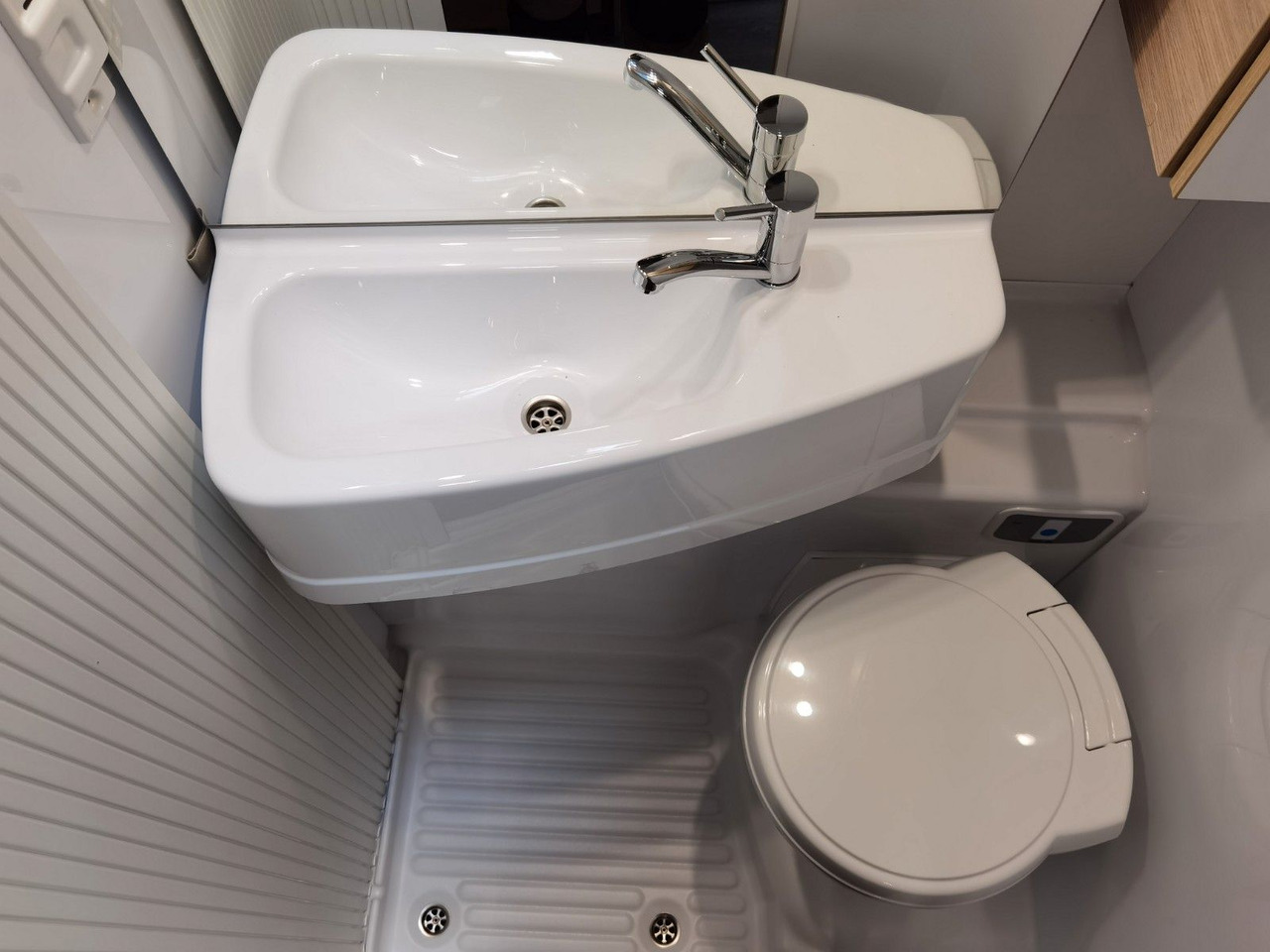 Autocaravana capuchina Chausson C 514 /-2025-/ ARCTIC-PAKET/ HECKBETT /NUR 5.99M: foto 21
