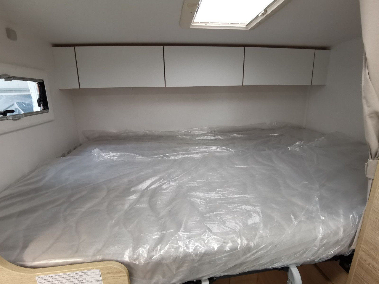 Autocaravana capuchina Chausson C 514 FIRST LINE /140PS / ZUBEHÖR- PAKET / 5.99M: foto 17