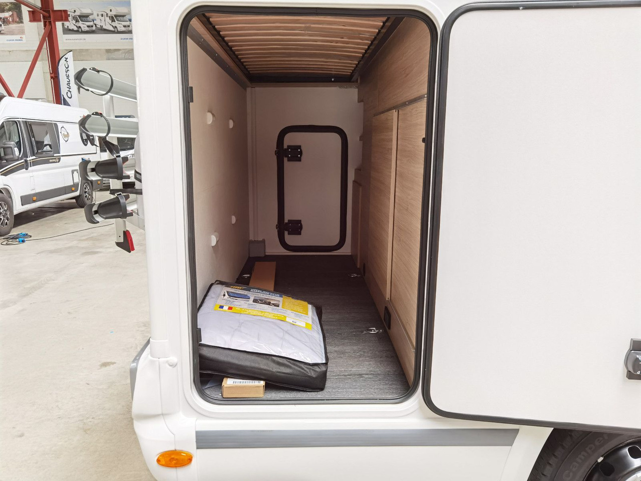 Autocaravana capuchina Chausson C 514 FIRST LINE /140PS / ZUBEHÖR- PAKET / 5.99M: foto 9