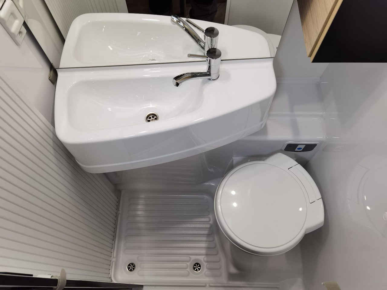 Arrendamiento de  Chausson S 514 SPORT LINE /- 2025- / 165PS - 8G AUTOMATIK Chausson S 514 SPORT LINE /- 2025- / 165PS - 8G AUTOMATIK: foto 15
