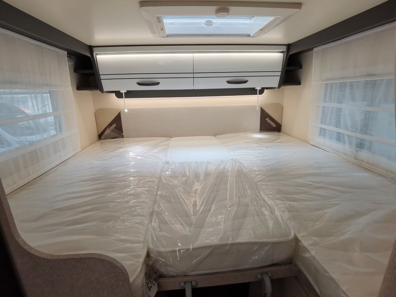 Autocaravana capuchina Forster A 699 EB / -MODELL 2025- / 140 PS / EINZELBETTEN: foto 17