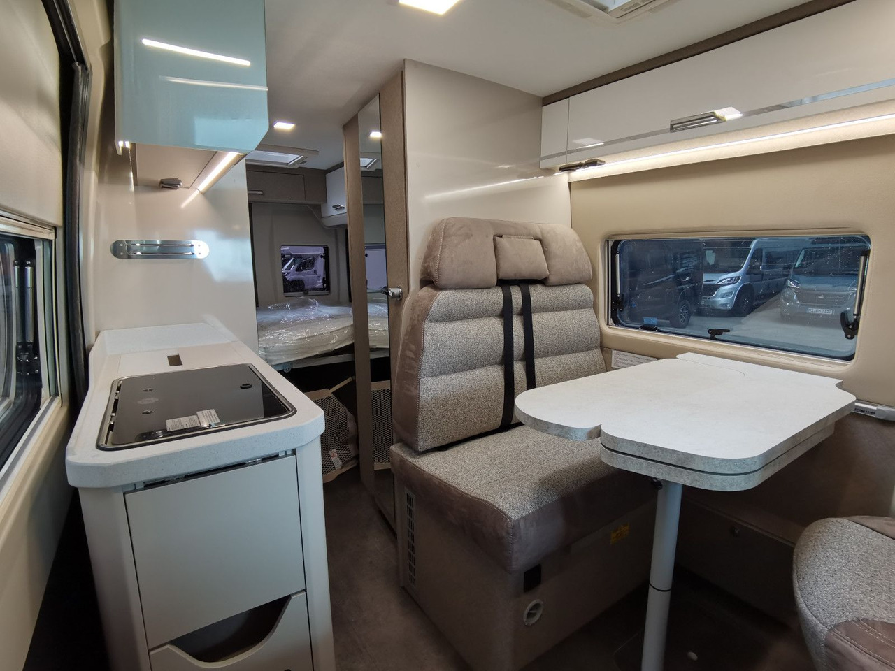 Cámper Karmann DAVIS 590 LIFESTYLE / 140PS / SKY-ROOF & ALU: foto 12