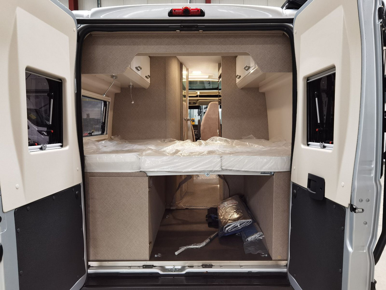 Cámper Karmann DAVIS 590 LIFESTYLE / 140PS / SKY-ROOF & ALU: foto 8