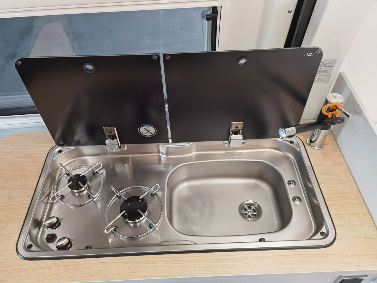 Arrendamiento de  Karmann DEXTER 570 / 170 PS / 4x4/ ALU / SOLAR / MARKISE Karmann DEXTER 570 / 170 PS / 4x4/ ALU / SOLAR / MARKISE: foto 17