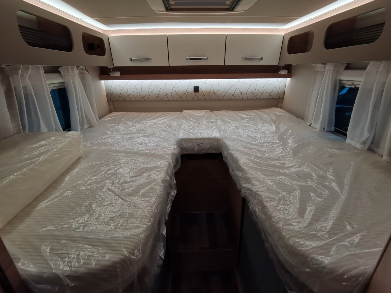 Autocaravana perfilada Weinsberg CARACOMPACT 600 MEG EDITION-PEPPER/ EINZELBETTEN: foto 18