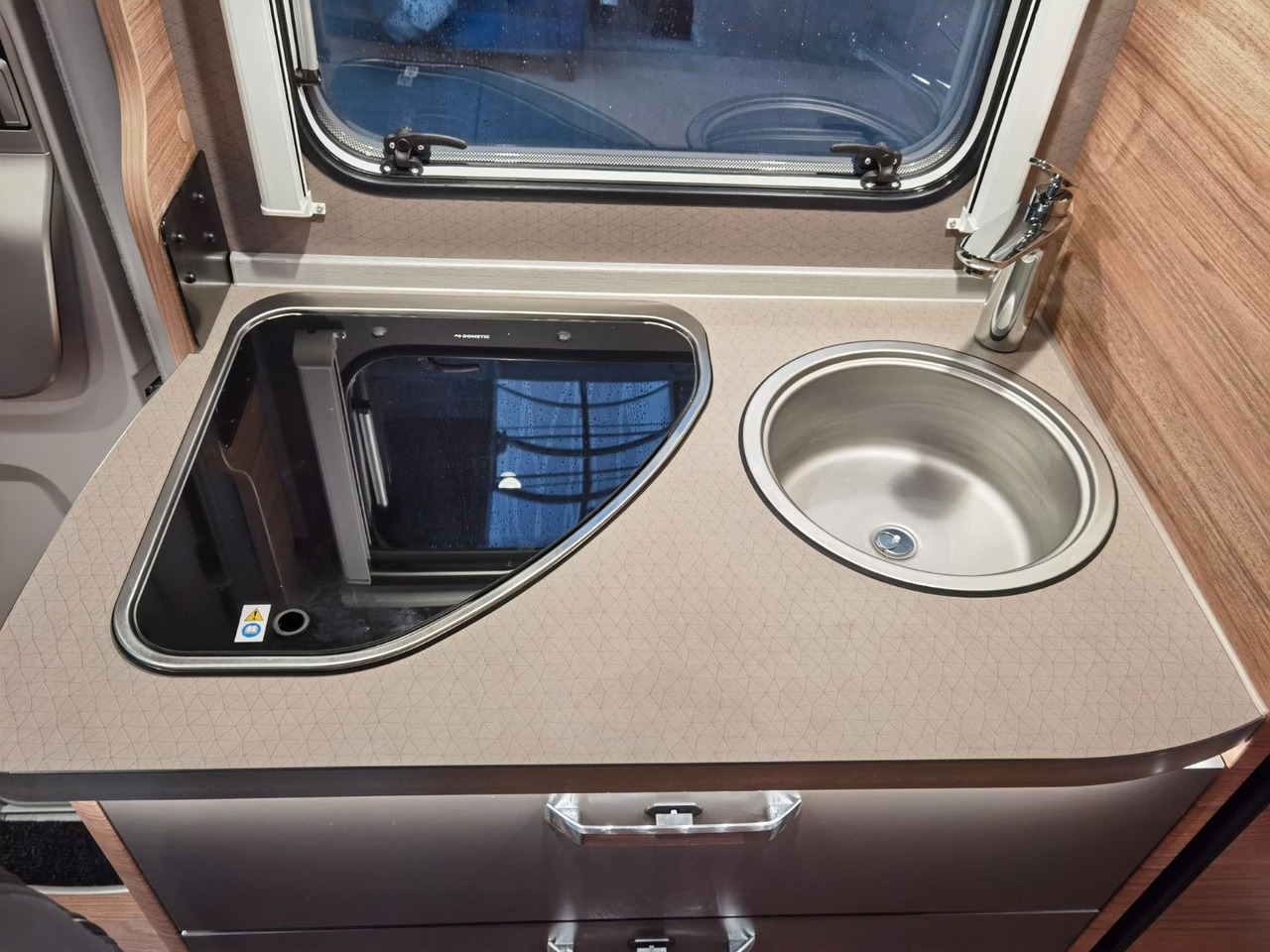 Autocaravana perfilada Weinsberg CARACOMPACT 600 MEG EDITION-PEPPER/ EINZELBETTEN: foto 17