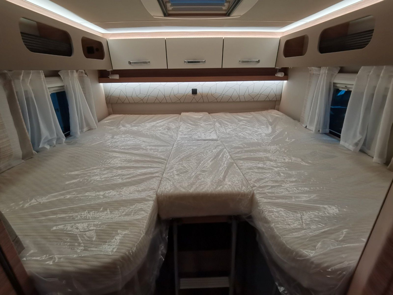 Autocaravana perfilada Weinsberg CARACOMPACT 600 MEG EDITION-PEPPER/ EINZELBETTEN: foto 19