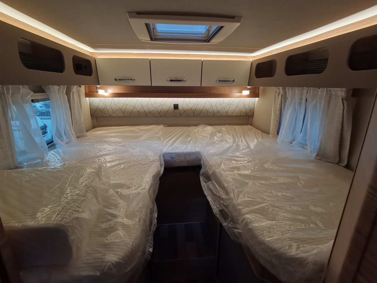 Arrendamiento de  Weinsberg CARACOMPACT 600 MEG EDITION PEPPER / MODELL 2025 Weinsberg CARACOMPACT 600 MEG EDITION PEPPER / MODELL 2025: foto 17