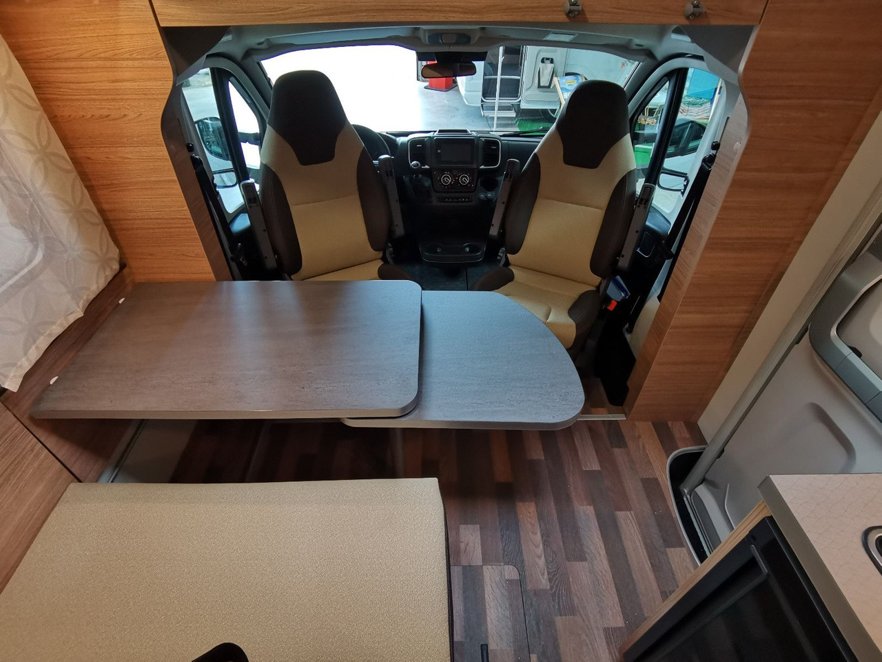 Autocaravana capuchina Weinsberg CARAHOME 550 MG /- 2025 - / 140 PS / NUR 5.97M: foto 14 Autocaravana capuchina Weinsberg CARAHOME 550 MG /- 2025 - / 140 PS / NUR 5.97M: foto 14