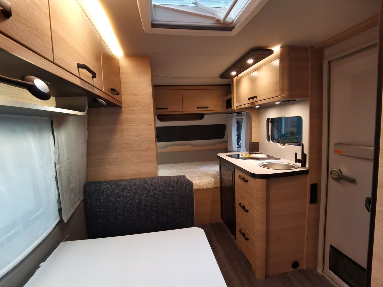 Arrendamiento de  Weinsberg CARAONE 390 QD  / -2026 -/ ALLE PAKETE Weinsberg CARAONE 390 QD  / -2026 -/ ALLE PAKETE: foto 15