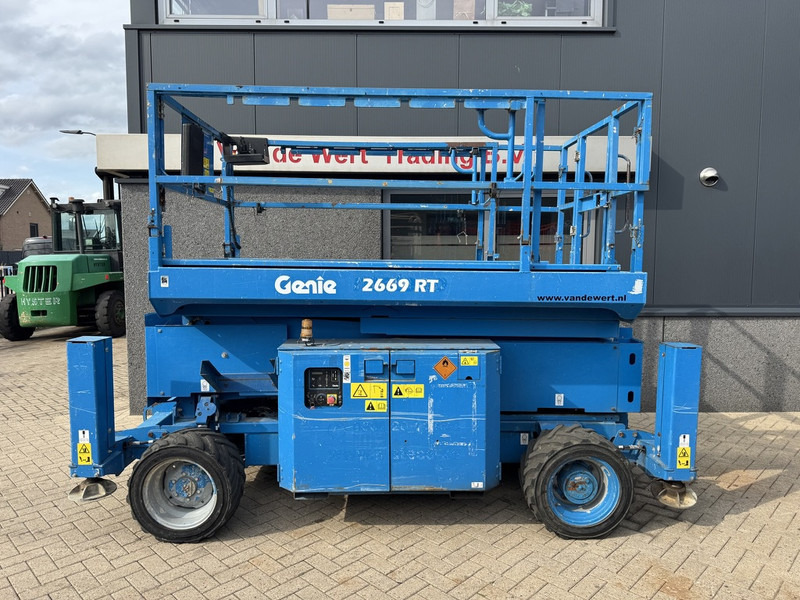 Genie GS 2669 RT Hoogwerker / Arbeitsbuhne 10mtr werkhoogte 4x4 kubota DIESEL 2013 - Plataforma de tijeras: foto 1 Genie GS 2669 RT Hoogwerker / Arbeitsbuhne 10mtr werkhoogte 4x4 kubota DIESEL 2013 - Plataforma de tijeras: foto 1