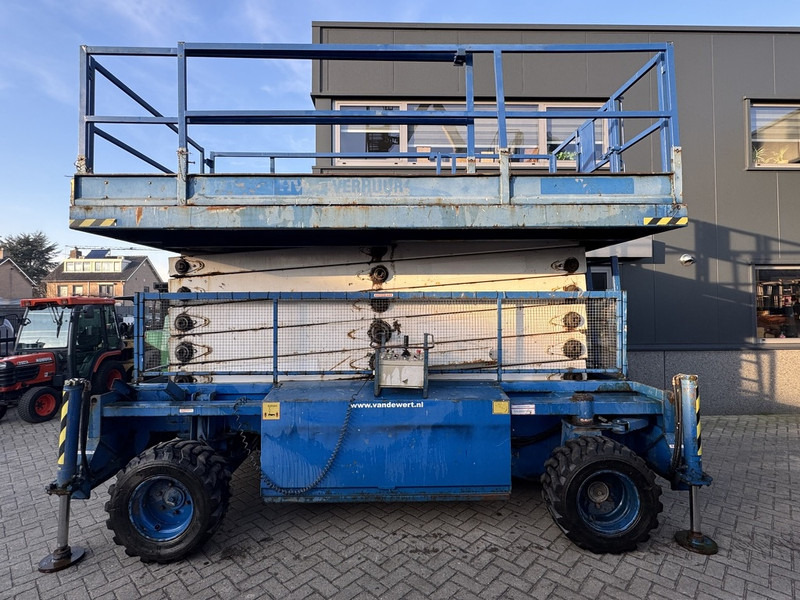 Holland lift Combistar B-195DL25 Schaarhoogwerker 22M Werkhoogte Hatz Diesel 4X4 2003 - Plataforma de tijeras: foto 2 Holland lift Combistar B-195DL25 Schaarhoogwerker 22M Werkhoogte Hatz Diesel 4X4 2003 - Plataforma de tijeras: foto 2