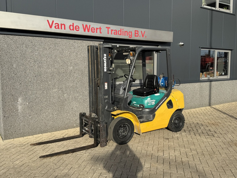 Komatsu FG25HT-16R Triplo 470 Freelift / Sideshift / Vorkversteller LPG 2008 - Carretilla elevadora de gas: foto 3 Komatsu FG25HT-16R Triplo 470 Freelift / Sideshift / Vorkversteller LPG 2008 - Carretilla elevadora de gas: foto 3