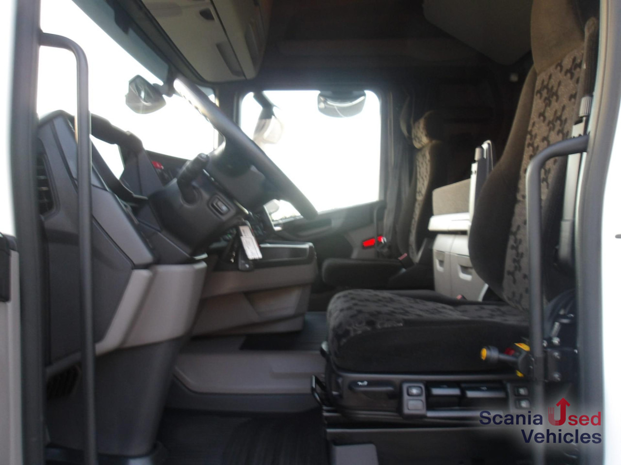 Cabeza tractora SCANIA R 460 A4x2NA Schubbodenhydraulik: foto 11