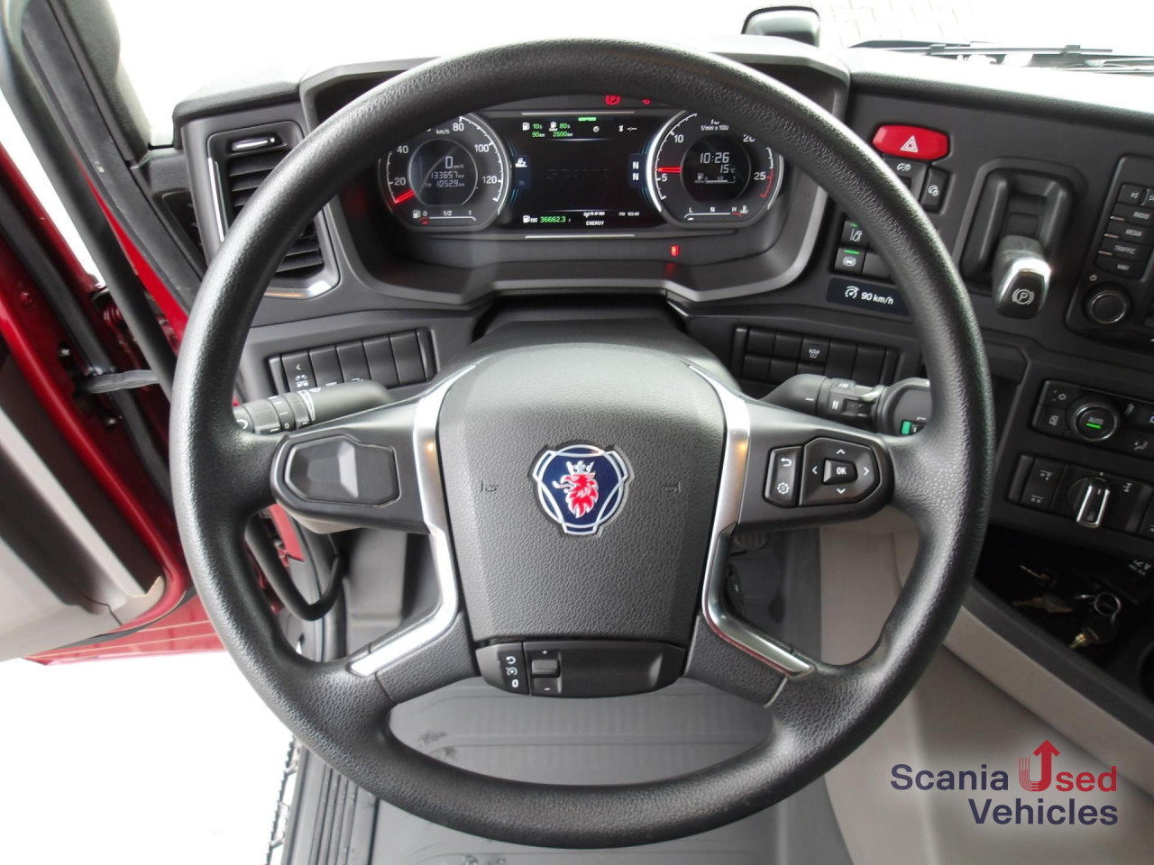 SCANIA G 360 B6x2*4NB / Koffer / Lbw. - Camión caja cerrada: foto 2 SCANIA G 360 B6x2*4NB / Koffer / Lbw. - Camión caja cerrada: foto 2