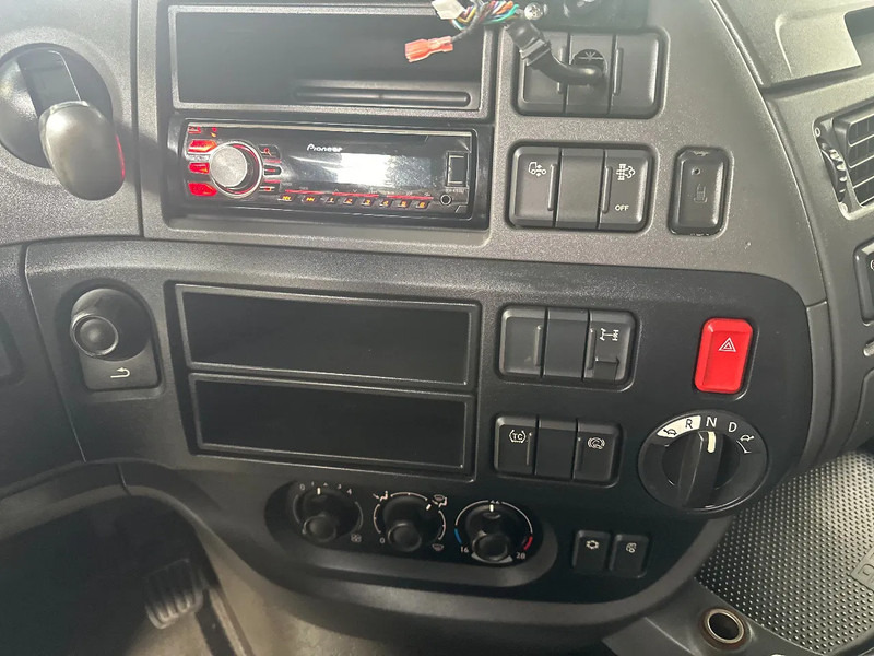 Cabeza tractora DAF XF 106.460 SPACECAB: foto 13