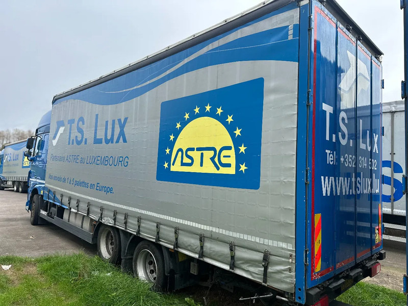 DAF XF 440 DAF XF 440 6x2 / SUPERSPACECAB / KOMBI MIT ANHANGER SCHMITZ 2016 / DURCHLADEN / 2 STUCK - Camión lona: foto 2 DAF XF 440 DAF XF 440 6x2 / SUPERSPACECAB / KOMBI MIT ANHANGER SCHMITZ 2016 / DURCHLADEN / 2 STUCK - Camión lona: foto 2