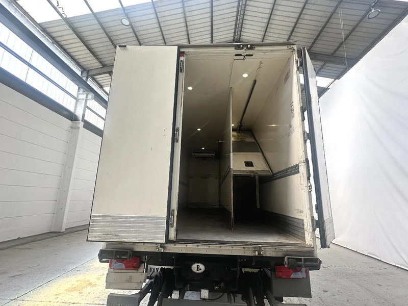 MAN TGX 26.360 steerable lift axles / hefbare stuurasen / essieux relevables directionnels - Camión frigorífico: foto 5 MAN TGX 26.360 steerable lift axles / hefbare stuurasen / essieux relevables directionnels - Camión frigorífico: foto 5