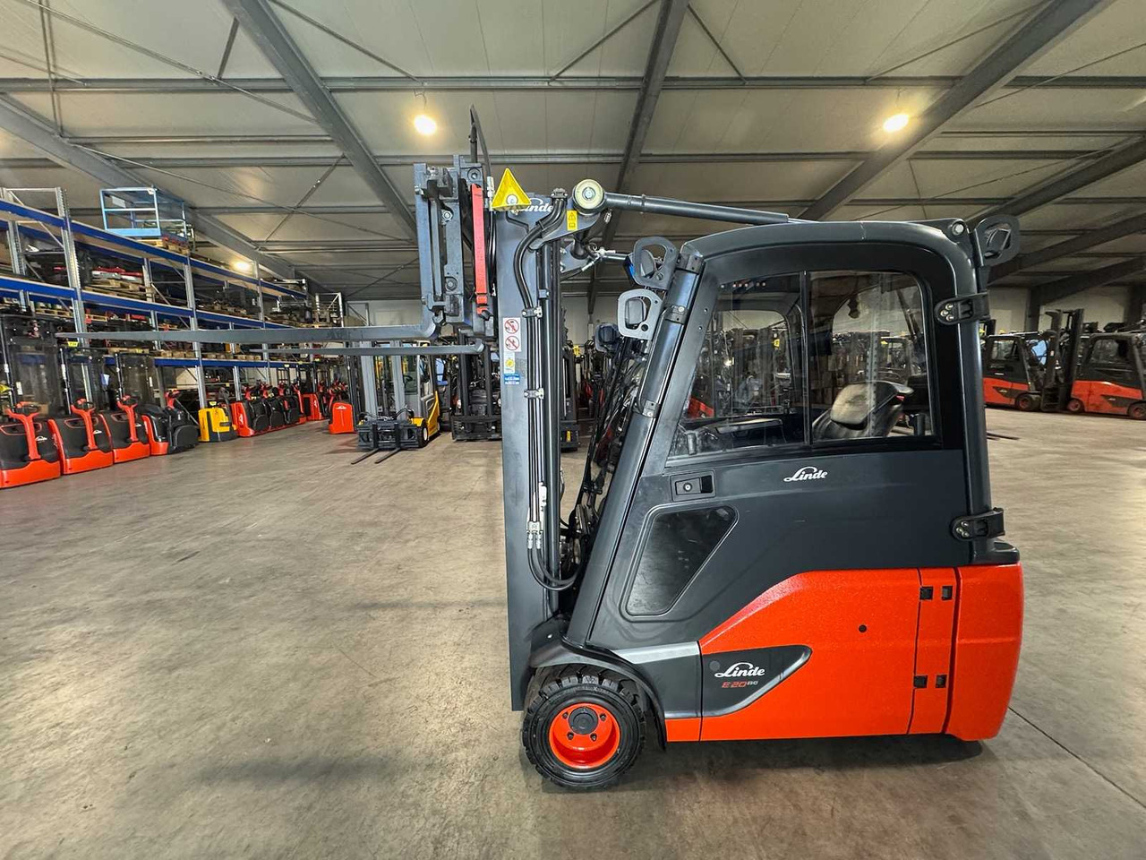 02/2018 SERVICE+UVV 10/2026 LINDE E20L TRIPLEX 3RD+4TH VALVE FORK ADJUSTER ELECTRIC FORKLIFT 7,282 HOURS - Carretilla elevadora: foto 3 02/2018 SERVICE+UVV 10/2026 LINDE E20L TRIPLEX 3RD+4TH VALVE FORK ADJUSTER ELECTRIC FORKLIFT 7,282 HOURS - Carretilla elevadora: foto 3