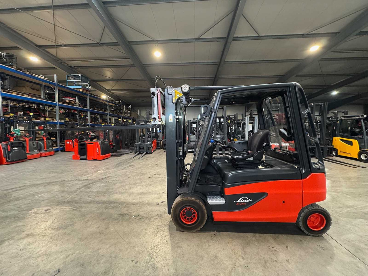 03/2019 SERVICE+UVV 11/2026 LINDE E25 2,500KG DUPLEX FREE LIFT 3RD + 4TH VALVE FORK ADJUSTER ELECTRIC FORKLIFT 7,041 HOURS - Carretilla elevadora: foto 1 03/2019 SERVICE+UVV 11/2026 LINDE E25 2,500KG DUPLEX FREE LIFT 3RD + 4TH VALVE FORK ADJUSTER ELECTRIC FORKLIFT 7,041 HOURS - Carretilla elevadora: foto 1